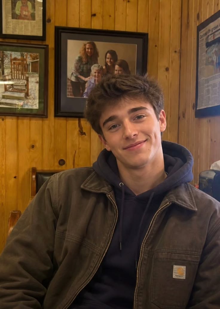 <em>Lukas B.</em>